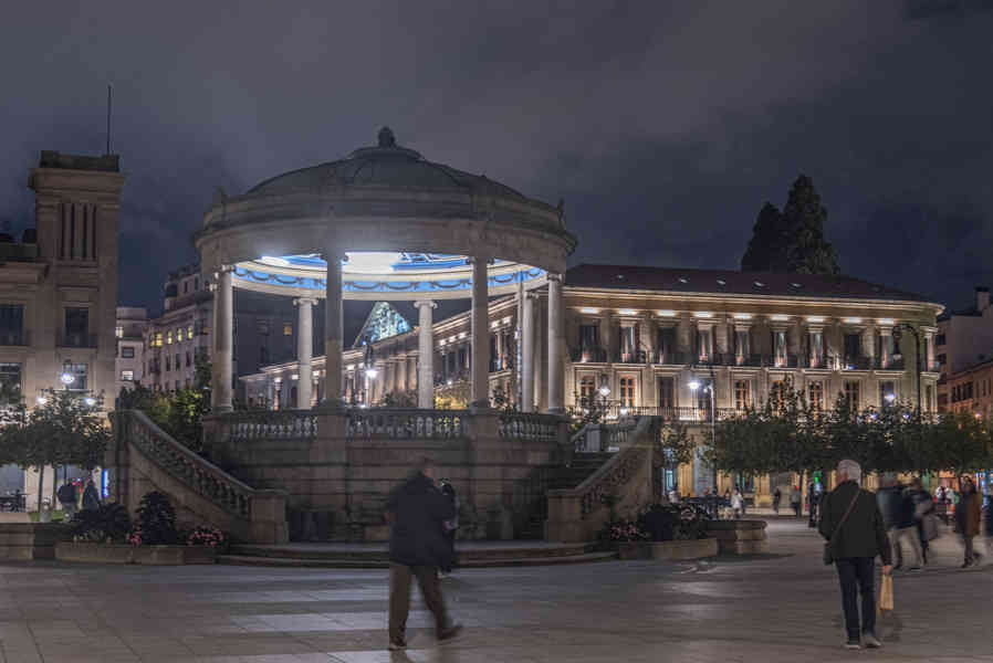 Pamplona 010 - plaza del Castillo.jpg